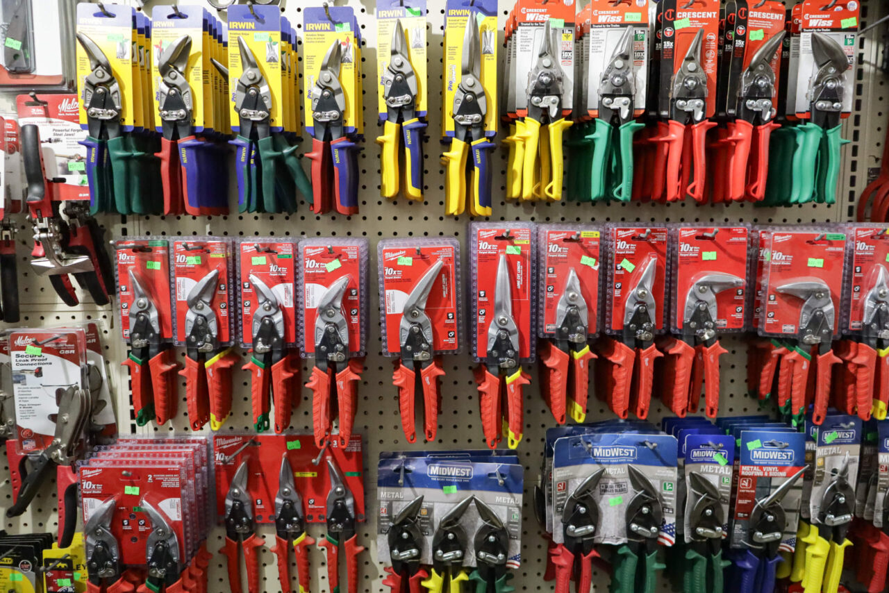 Single Tree Hardware Green Tree Hardware - reallancastercounty